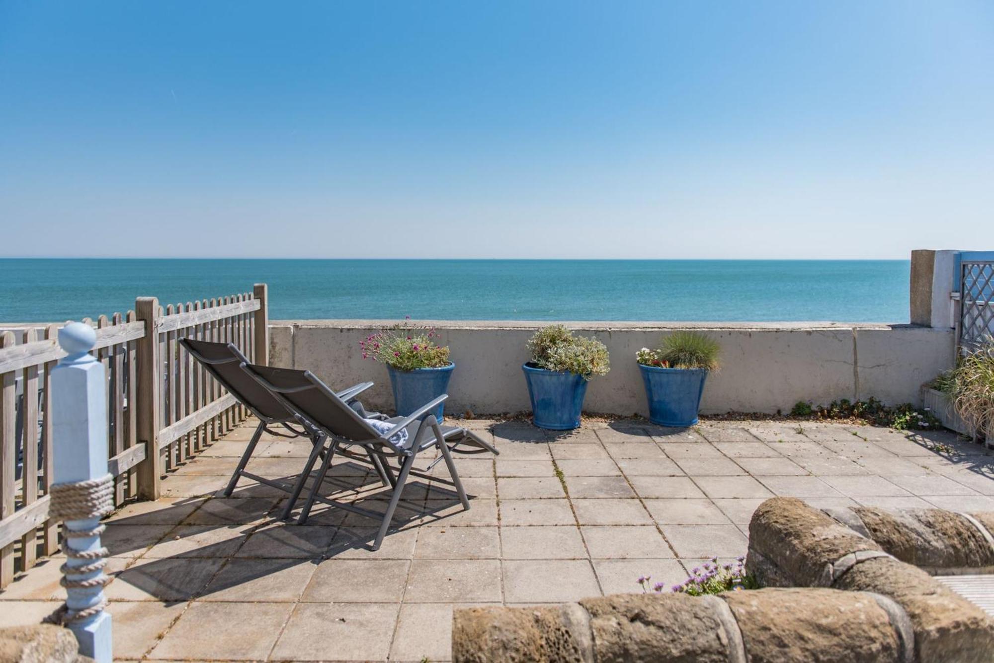 Wave Cottage By Bloom Stays Sandgate Exterior photo